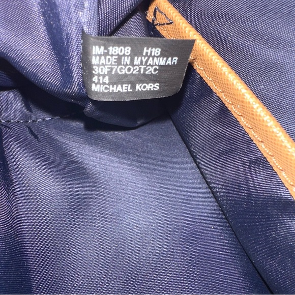 Michael Kors Kelsey Nylon Tote Bag Medium Navy Blue - Picture 8 of 11